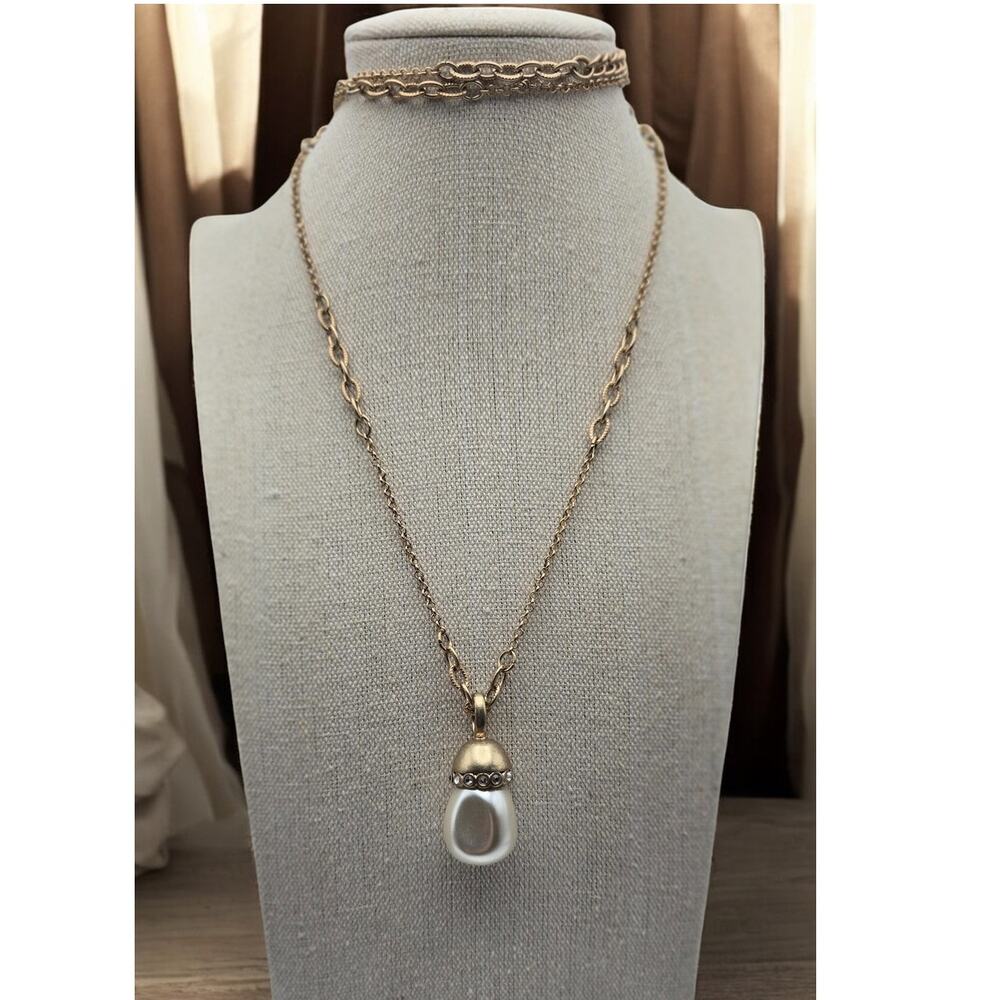 Chico’s Acorn Pearl Rhinestone Gold Pendant Necklace Gold - Classic Elegance